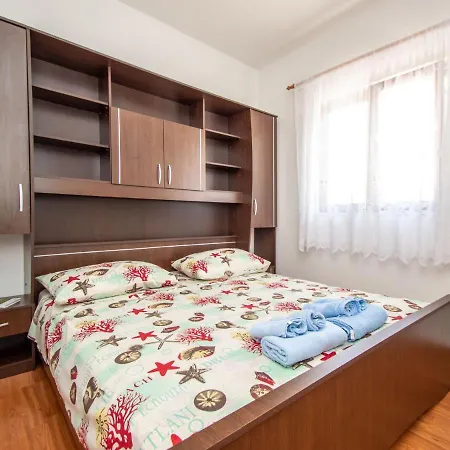 Josip By Interhome Apartman *